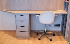 bureau sur-mesure et chaise